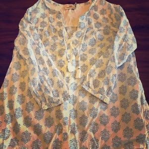 Vineyard Vines blue and white tunic